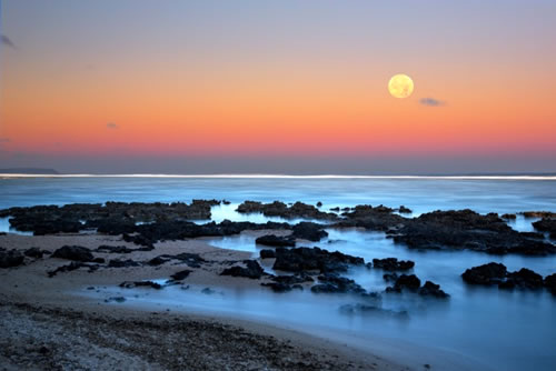 The Moonrising over the Ocean